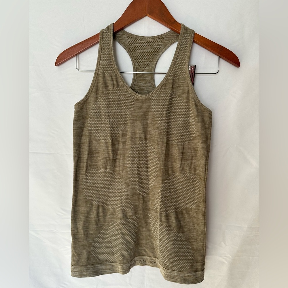 Manuka Life Seamless Yoga Tank Top - Tan Racerback - XS
